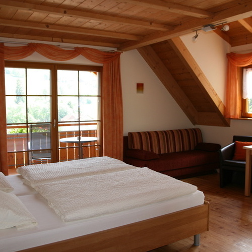 Zimmer mit Balkon zur S&uuml;dseite - 